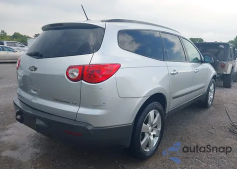 2011 Chevrolet Traverse Ls z USA, uszkodzony, nr VIN 1GNKVFED9BJ176087
